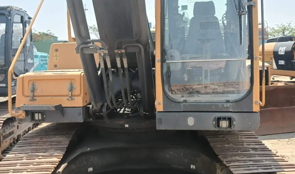 Volvo EC210B Excavator